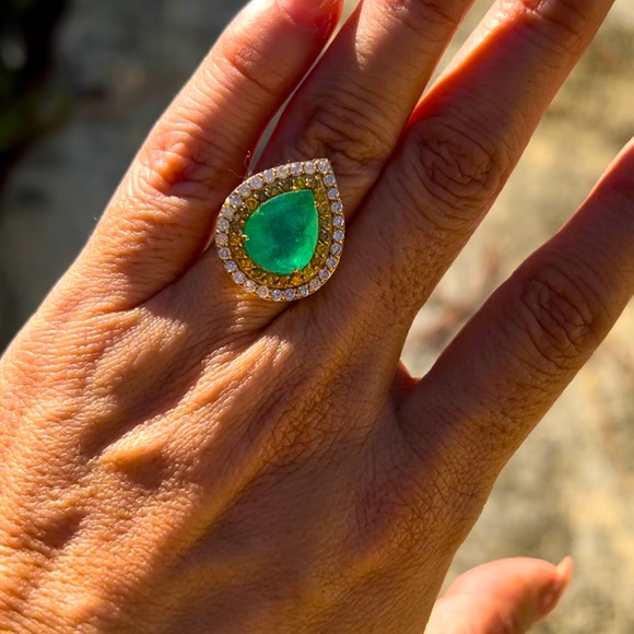 6 cts colombian emerald and diamonds ring in 18k gold - Picture 3 of 6